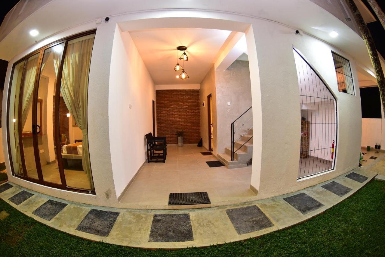 Lily Holiday Apartments Хиккадува Экстерьер фото