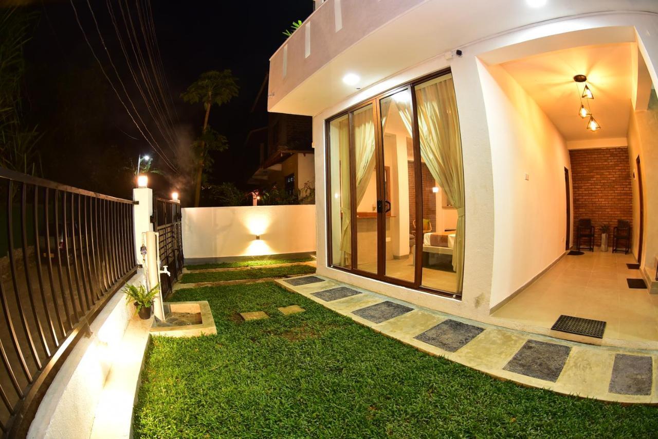 Lily Holiday Apartments Хиккадува Экстерьер фото