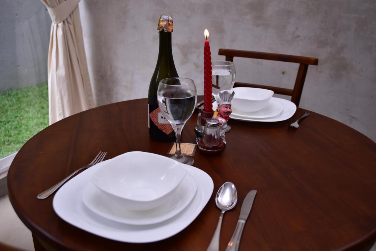 Lily Holiday Apartments Хиккадува Экстерьер фото
