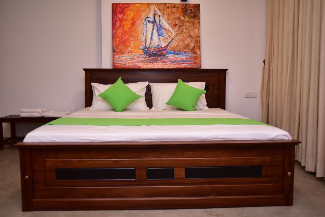 Lily Holiday Apartments Хиккадува Экстерьер фото